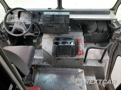 Zdjęcie 8 z 13 samochodu: 2020 FREIGHTLINER CHASSIS M LINE WALK-IN VAN VIN:4UZAC2EA8LCLZ6248 - miniatura