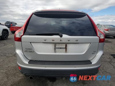Zdjęcie 6 z 15 samochodu: 2010 VOLVO XC60 T6 VIN:YV4992DZ3A2030369 - miniatura