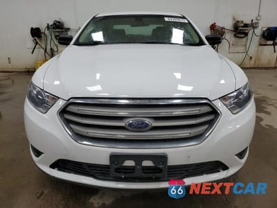 Piąte zdjęcie samochodu w środku: 2018 FORD TAURUS SE VIN:1FAHP2D8XJG127363 - miniatura