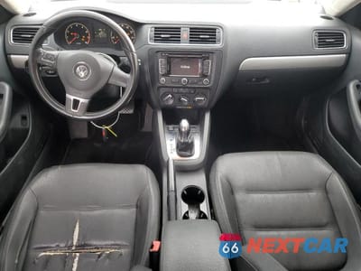 Zdjęcie 8 z 12 samochodu: 2011 VOLKSWAGEN JETTA SEL VIN:3VWLZ7AJ6BM353133 - miniatura
