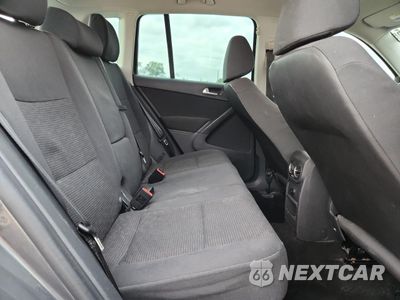 Zdjęcie 10 z 14 samochodu: 2015 VOLKSWAGEN TIGUAN S VIN:WVGAV7AX8FW509331 - miniatura
