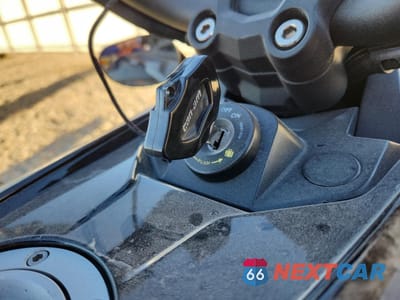 Zdjęcie 8 z 9 samochodu: 2022 CAN-AM SPYDER ROADSTER F3-S VIN:2BXRDDD20NV001166 - miniatura