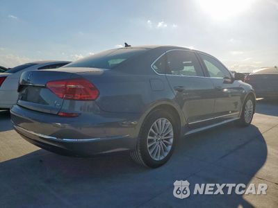 Trzecie zdjęcie samochodu z tyłu: 2016 VOLKSWAGEN PASSAT SE VIN:1VWBS7A34GC019869 - miniatura