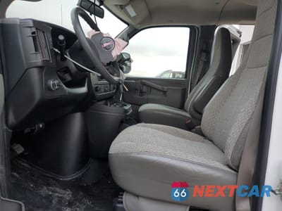 Zdjęcie 7 z 13 samochodu: 2023 GMC SAVANA G2500 LS VIN:1GJW7EFP2P1148011 - miniatura
