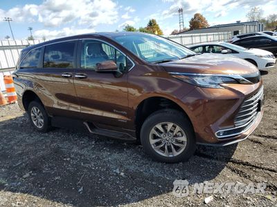 Czwarte zdjęcie samochodu z boku: 2021 TOYOTA SIENNA XLE VIN:5TDYRKEC8MS059467 - miniatura
