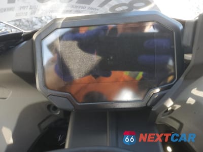 Zdjęcie 7 z 9 samochodu: 2025 KAWASAKI ZX636 K VIN:JKBZXJK10SA011338 - miniatura
