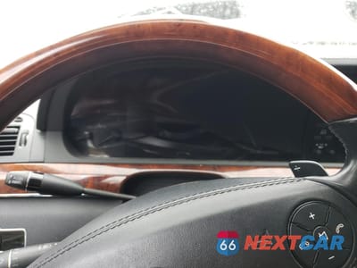 Zdjęcie 9 z 13 samochodu: 2010 MERCEDES-BENZ S 550 VIN:WDDNG7BB6AA311815 - miniatura