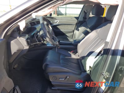 Zdjęcie 7 z 14 samochodu: 2021 AUDI E-TRON PRESTIGE VIN:WA1VAAGE6MB018114 - miniatura