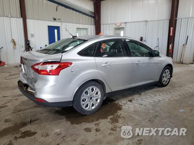 Trzecie zdjęcie samochodu z tyłu: 2012 FORD FOCUS SE VIN:1FAHP3F28CL446642 - miniatura