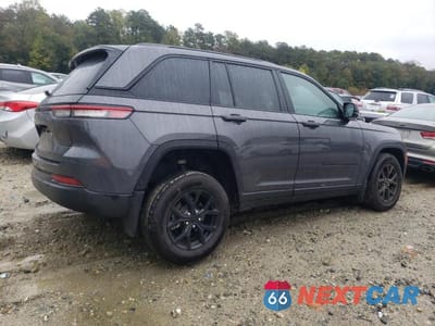 Trzecie zdjęcie samochodu z tyłu: 2025 JEEP GRAND CHEROKEE LAREDO VIN:1C4RJHAG2SC291455 - miniatura