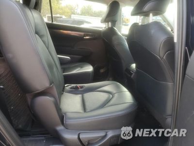 Zdjęcie 11 z 15 samochodu: 2021 TOYOTA HIGHLANDER HYBRID LIMITED VIN:5TDXBRCH6MS016592 - miniatura