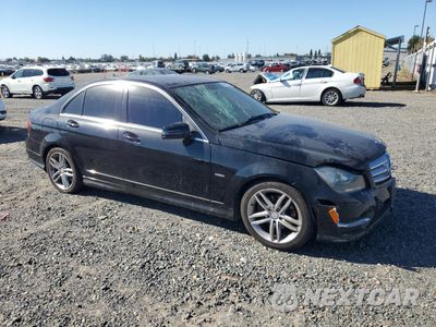 Czwarte zdjęcie samochodu z boku: 2012 MERCEDES-BENZ C 250 VIN:WDDGF4HB9CA598202 - miniatura