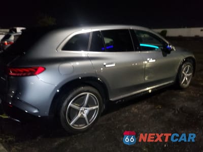Trzecie zdjęcie samochodu z tyłu: 2023 MERCEDES-BENZ EQS SUV 580 4MATIC VIN:4JGDM4EB2PA018524 - miniatura
