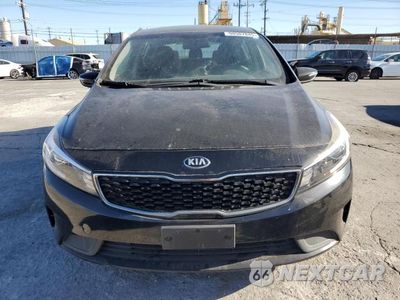 Piąte zdjęcie samochodu w środku: 2018 KIA FORTE LX VIN:KNAFK5A89J5773119 - miniatura