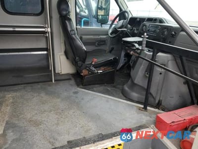 Piąte zdjęcie samochodu w środku: 2017 FORD ECONOLINE E450 SUPER DUTY CUTAWAY VAN VIN:1FDFE4FS4HDC26571 - miniatura
