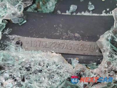 Zdjęcie 12 z 13 samochodu: 1999 DODGE DAKOTA VIN:1B7GL22X9XS173574 - miniatura