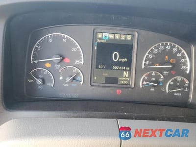 Zdjęcie 8 z 10 samochodu: 2019 FREIGHTLINER CASCADIA 126 SEMI TRUCK VIN:3AKJHHDR5KSKW2230 - miniatura