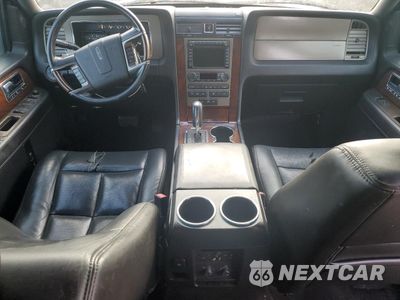 Zdjęcie 8 z 12 samochodu: 2013 LINCOLN NAVIGATOR VIN:5LMJJ2J55DEL07382 - miniatura