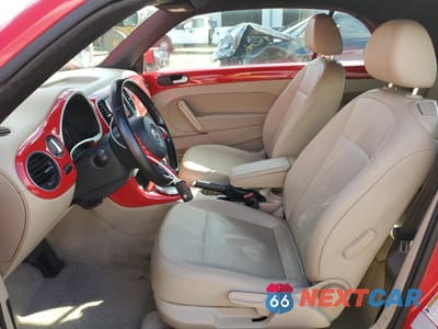 Zdjęcie 7 z 12 samochodu: 2017 VOLKSWAGEN BEETLE S/SE VIN:3VW517AT5HM807561 - miniatura