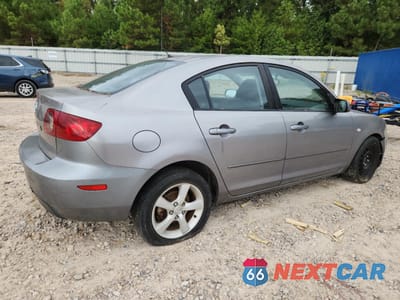 Trzecie zdjęcie samochodu z tyłu: 2005 MAZDA 3 I VIN:JM1BK12F051329311 - miniatura