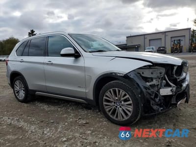 Czwarte zdjęcie samochodu z boku: 2017 BMW X5 XDRIVE35I VIN:5UXKR0C33H0V74204 - miniatura