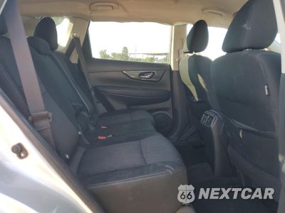 Zdjęcie 11 z 15 samochodu: 2018 NISSAN ROGUE S VIN:KNMAT2MT1JP553857 - miniatura