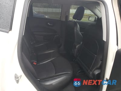 Zdjęcie 11 z 14 samochodu: 2019 JEEP COMPASS LATITUDE VIN:3C4NJDBB2KT695998 - miniatura