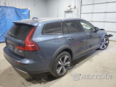 Trzecie zdjęcie samochodu z tyłu: 2025 VOLVO V60 CROSS COUNTRY PLUS VIN:YV4L12WK5S2150317 - miniatura
