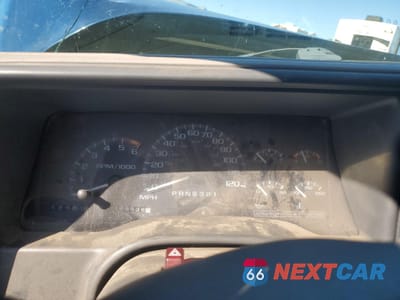 Zdjęcie 9 z 12 samochodu: 2000 CHEVROLET GMT-400 K3500 VIN:1GCHK33J9YF460785 - miniatura