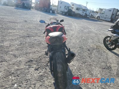 Czwarte zdjęcie samochodu z boku: 2010 KAWASAKI ZX600 R VIN:JKAZX4R11AA019121 - miniatura