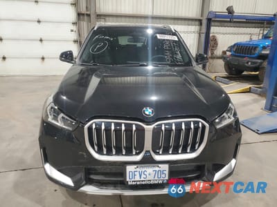 Piąte zdjęcie samochodu w środku: 2025 BMW X1 XDRIVE28I VIN:WBX73EF0XS5042159 - miniatura
