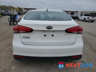 Zdjęcie 6 z 12 samochodu: 2017 KIA FORTE LX VIN:3KPFK4A77HE108612 - miniatura