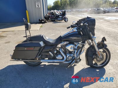 2013 HARLEY-DAVIDSON FLHX STREET GLIDE 1HD1KBM18DB677271 - główne zdjęcie licytacji z USA - miniatura