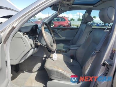 Zdjęcie 7 z 14 samochodu: 2002 MERCEDES-BENZ E 320 VIN:WDBJF65J22B494049 - miniatura