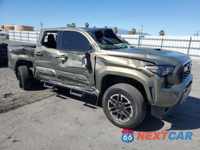 Czwarte zdjęcie samochodu z boku: 2024 TOYOTA TACOMA DOUBLE CAB VIN:3TMKB5FN1RM005771 - miniatura