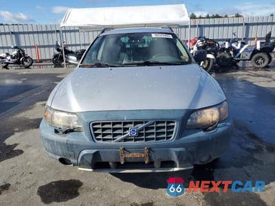 Piąte zdjęcie samochodu w środku: 2004 VOLVO XC70 VIN:YV1SZ59H241131090 - miniatura