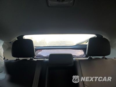 Zdjęcie 10 z 13 samochodu: 2015 TOYOTA PRIUS VIN:JTDKN3DU8F1871157 - miniatura