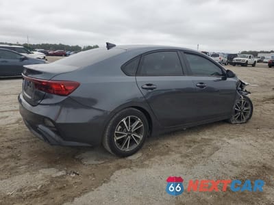 Trzecie zdjęcie samochodu z tyłu: 2022 KIA FORTE VIN:3KPF24AD9NE472841 - miniatura