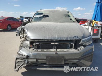 Piąte zdjęcie samochodu w środku: 2024 VOLKSWAGEN TIGUAN SE VIN:3VV3B7AX5RM066731 - miniatura