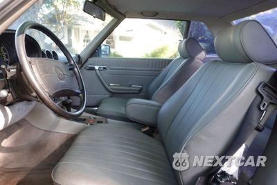 Piąte zdjęcie samochodu w środku: 1986 MERCEDES-BENZ 560 SL VIN:WDBBA48D4GA047068 - miniatura