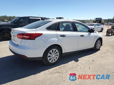 Trzecie zdjęcie samochodu z tyłu: 2015 FORD FOCUS S VIN:1FADP3E29FL342584 - miniatura