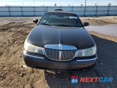 Piąte zdjęcie samochodu w środku: 1999 LINCOLN TOWN CAR SIGNATURE VIN:1LNHM82W8XY714666 - miniatura