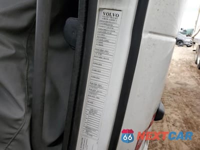 Zdjęcie 10 z 10 samochodu: 2022 VOLVO VNL SEMI TRUCK VIN:4V4NC9EH9NN607268 - miniatura