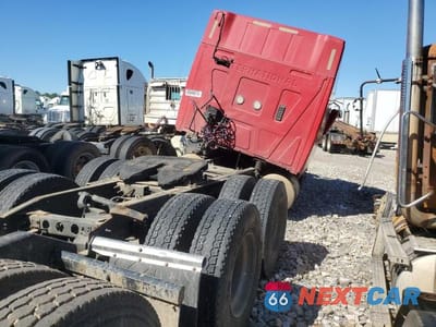 Czwarte zdjęcie samochodu z boku: 2017 INTERNATIONAL PROSTAR SEMI TRUCK VIN:3HSDJSNR0HN260829 - miniatura