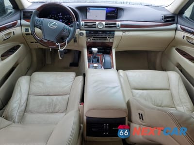 Zdjęcie 8 z 14 samochodu: 2016 LEXUS LS 460 VIN:JTHBL5EF9G5139713 - miniatura