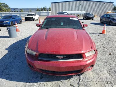 Piąte zdjęcie samochodu w środku: 2010 FORD MUSTANG VIN:1ZVBP8AN3A5112144 - miniatura