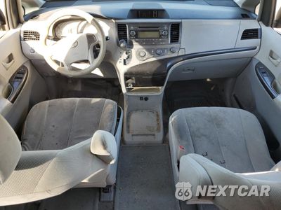 Zdjęcie 8 z 13 samochodu: 2012 TOYOTA SIENNA VIN:5TDZK3DC3CS210035 - miniatura