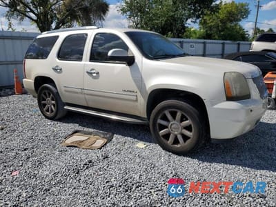 Czwarte zdjęcie samochodu z boku: 2013 GMC YUKON DENALI VIN:1GKS2EEF1DR251323 - miniatura