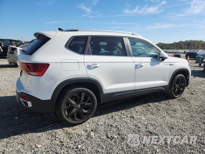 Trzecie zdjęcie samochodu z tyłu: 2024 VOLKSWAGEN TAOS SE VIN:3VVEX7B28RM086128 - miniatura