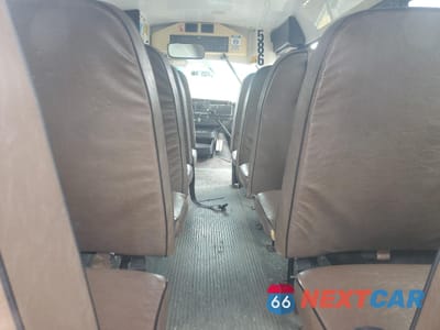 Zdjęcie 10 z 13 samochodu: 2008 CHEVROLET MICRO BIRD G3500 - SCHOOL BUS VIN:1GBHG31C981224399 - miniatura